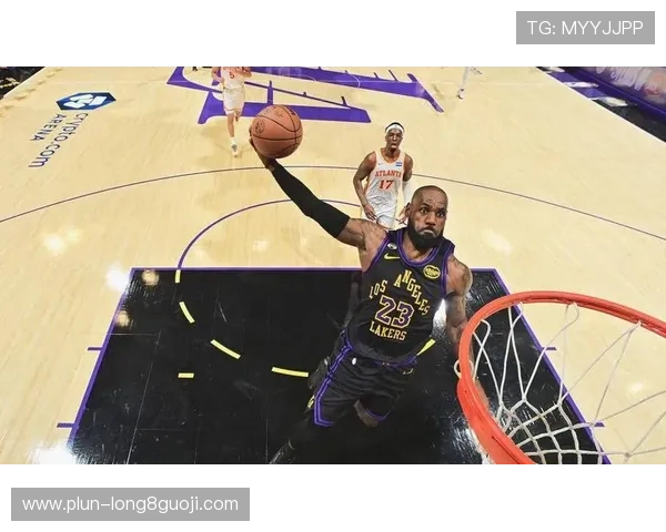 詹姆斯关键时刻再现王者风采湖人逆转胜利